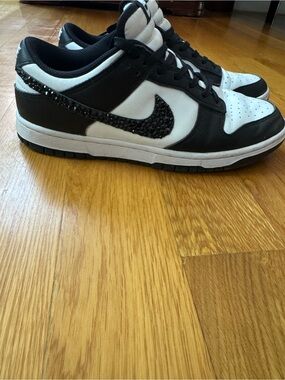Nike Women’s Low-Top Sneakers in Black and White